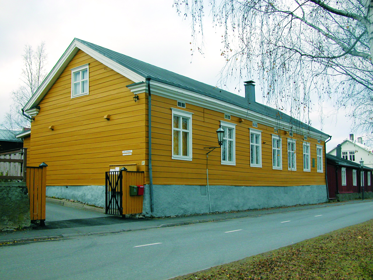 This yellow wooden house Snellmankoti locates in a centre of Kokkola.