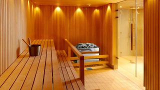 Visit Centerissä Port Towerissa on käytettävissä upea saunaosasto illanviettojen yhteyteen.
